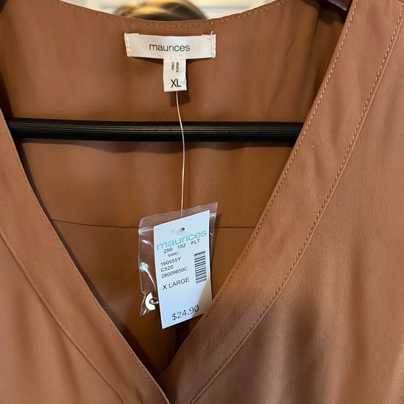 Maurice’s top xl - Picture 2 of 3
